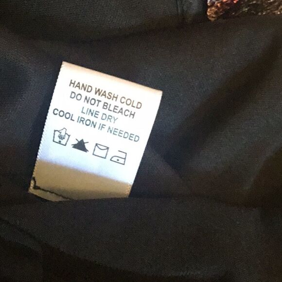 Sequined front ladies top with peek a boo sleeves that tie in size med. - Picture 13 of 13